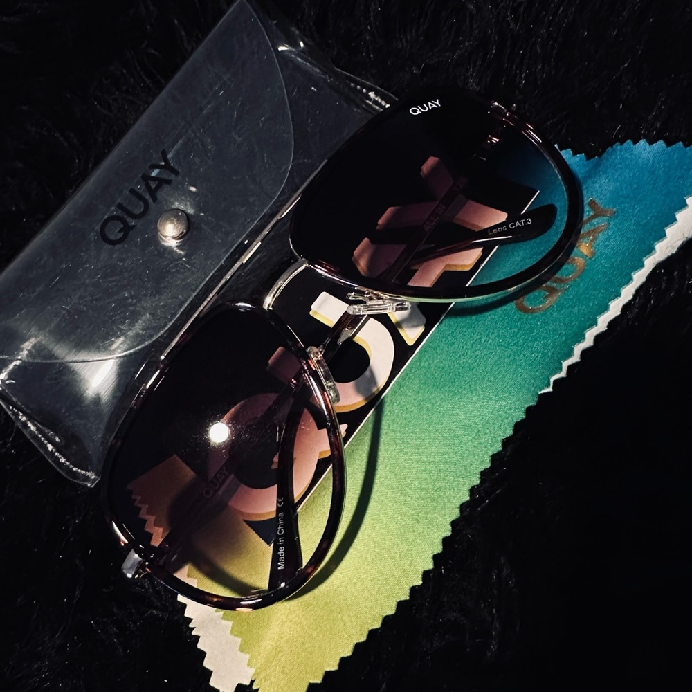 QUAY SUNGLASSES